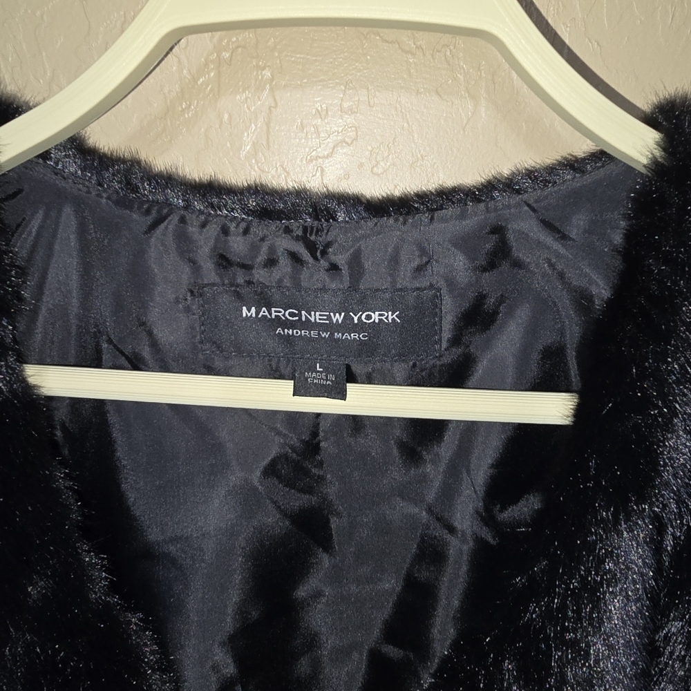 Marc New York Black Faux Fur Vest With Belt - NWT - Picture 3 of 6